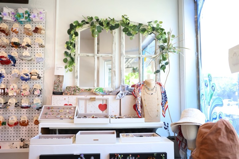 Cozy Grotto studio